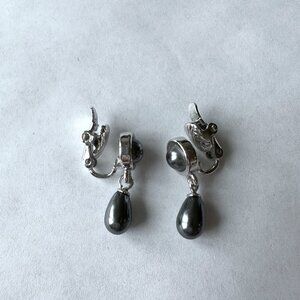 Vintage Silver Tone Dark Grey Teardrop Clip On Earrings Dangle